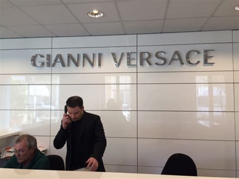 versace novara via fermi